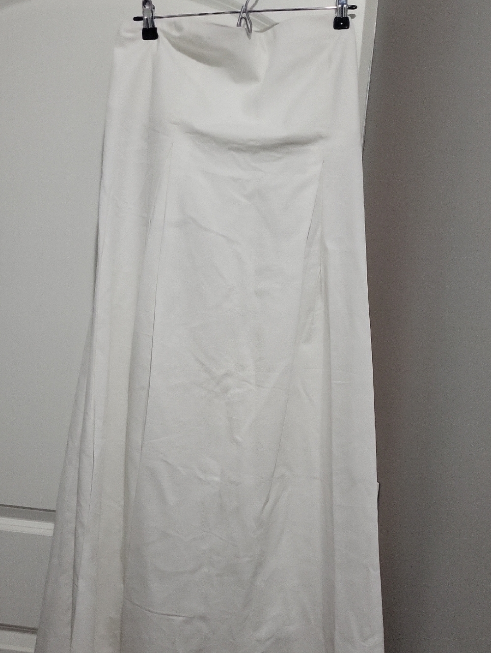 Elegant White Maxi bandoo dress.